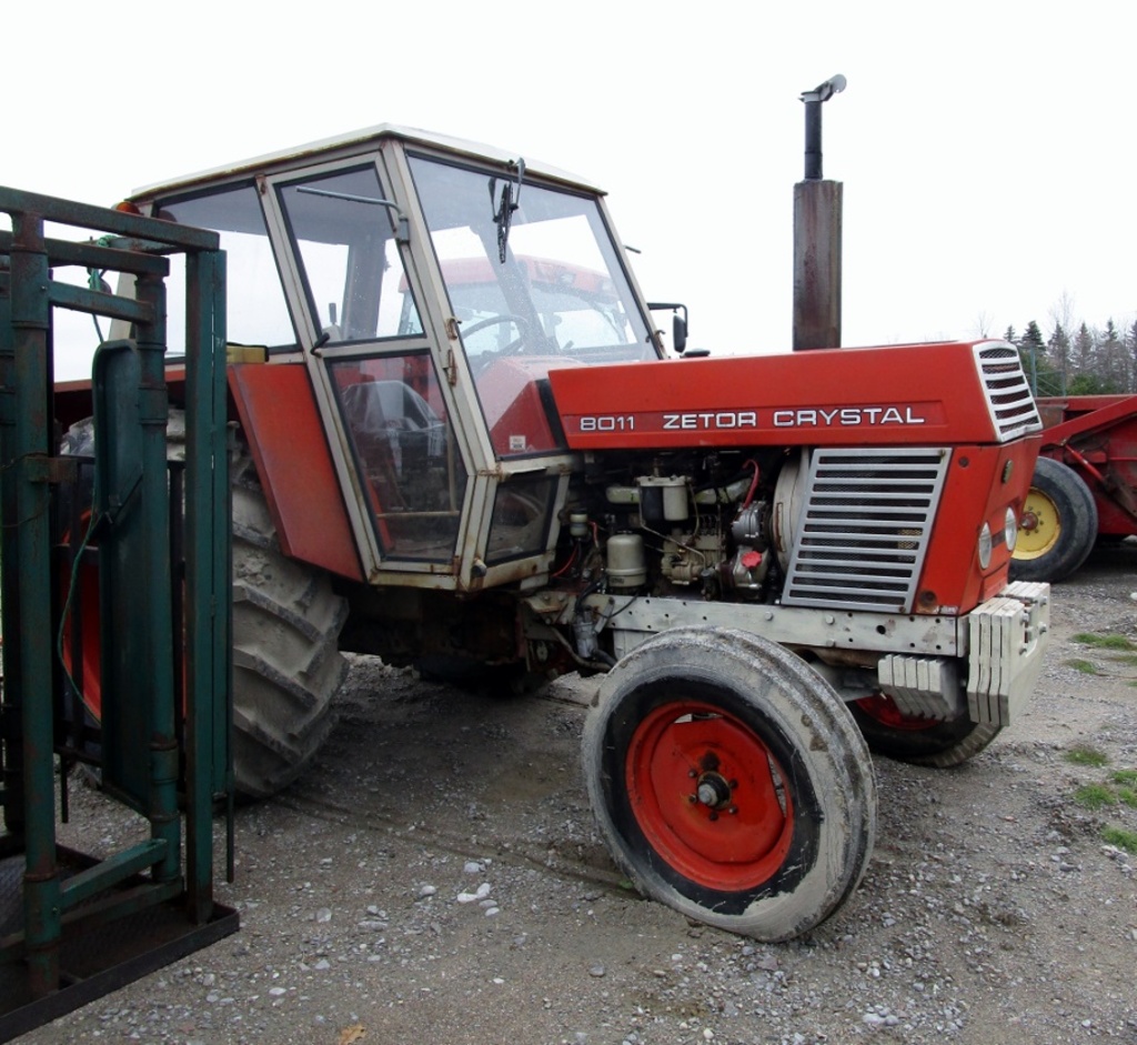 Zetor 8011 Cab Tractor! | Online Auctions | Proxibid