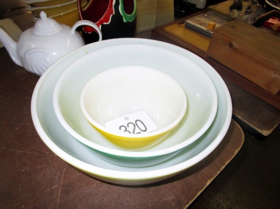 Pyrex Bowl Set!