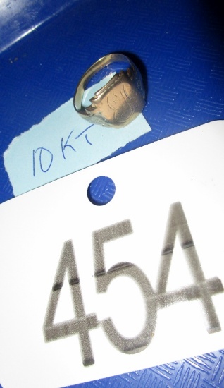 10 Kt. Gold Initial Ring!