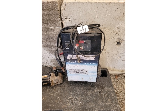 MotoMaster Battery Charger