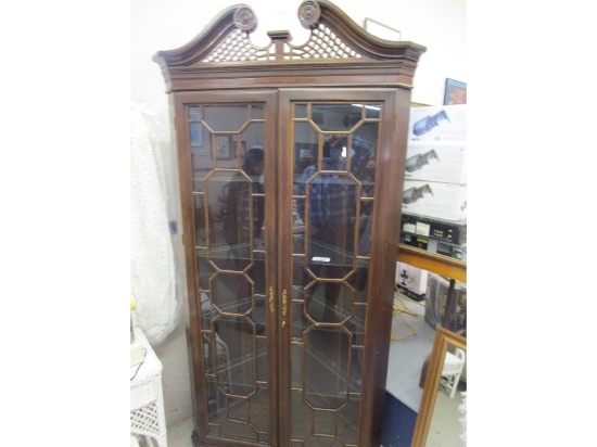 Corner Cabinet - Excellent Condition