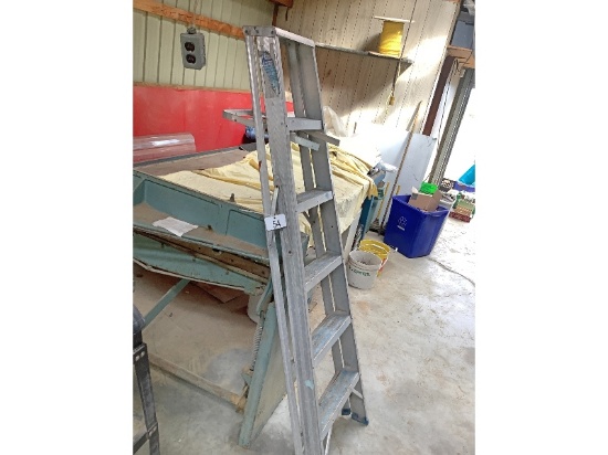 Aluminum Step Ladder