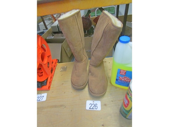 New Size 11 Uggs