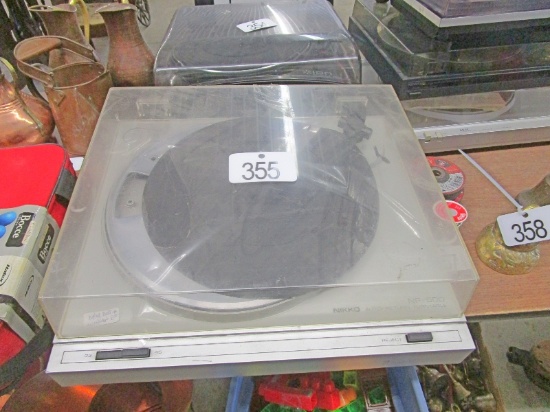 2 Turn Tables - Untested