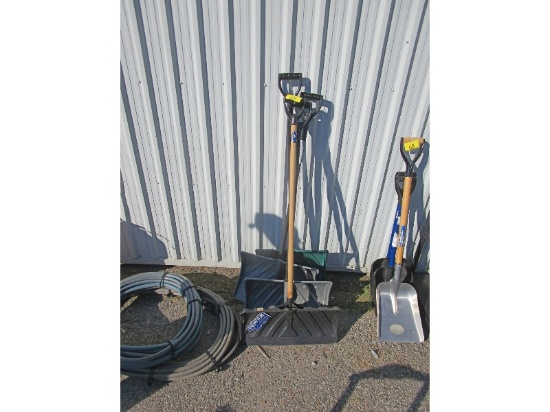 4 Snow Shovels