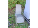 Cantilever Umbrella and Gravity Chair