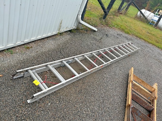Aluminum Ladder - 32'