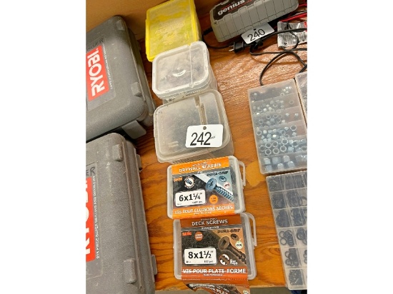 5 Containers of Screws