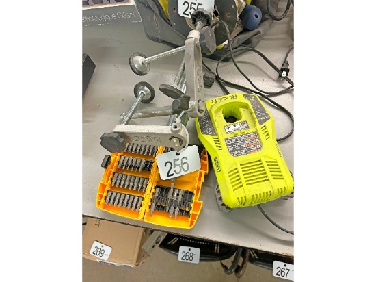 Clamps / Ryobi charger / Bit Set
