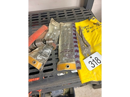 Assorted Tools / Knock Out