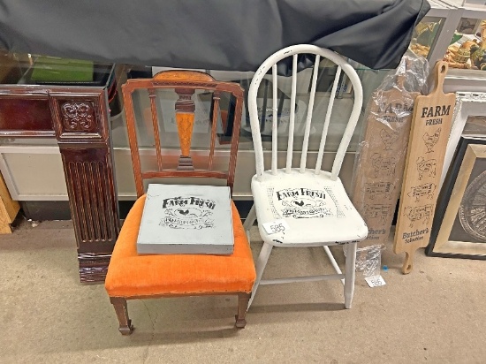 2 Chairs and Decor Sign