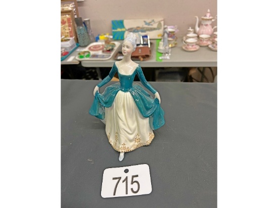 Royal Doulton Figurine "Regal Lady"