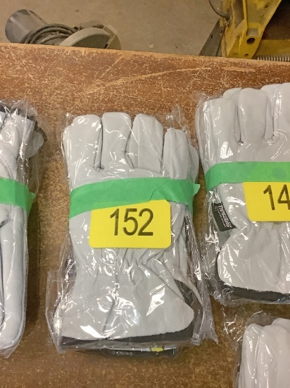 2 Pairs of Endura 2XL Thinsulate Lined Gloves
