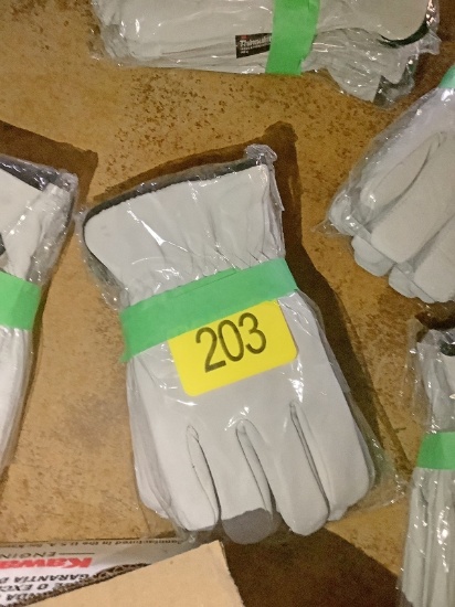 2 Pairs of Endura 2XL Thinsulate Lined Gloves