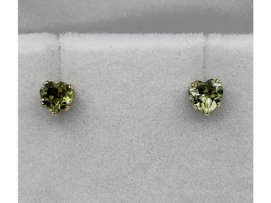 10kt Yellow Gold 4mm Natural Peridot Earring