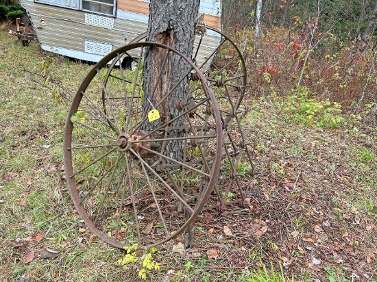 2 Steel Wheels & 2 Harrow Sections