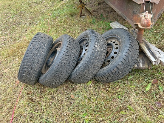 4-195/65R15 Snow Tires on 5 Bolt Steel Rims