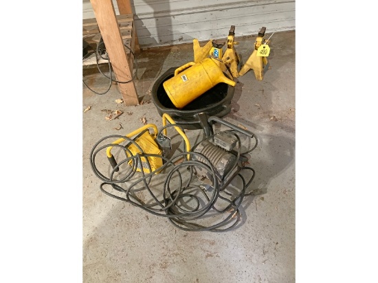 4 Jack Stands, Oil Catch Pans & Work Lights
