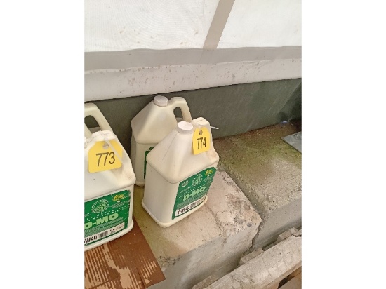 2 Jugs of 15W40 Oil