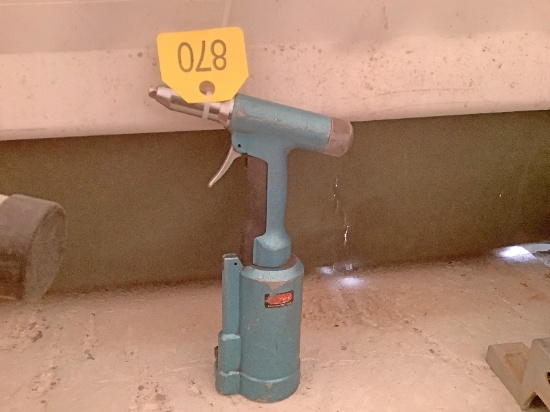 Pneumatic Rivet Gun