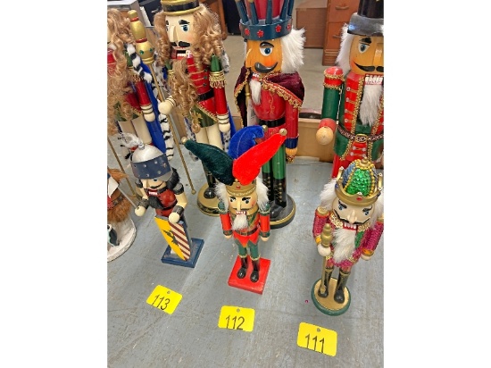2 Nutcrackers