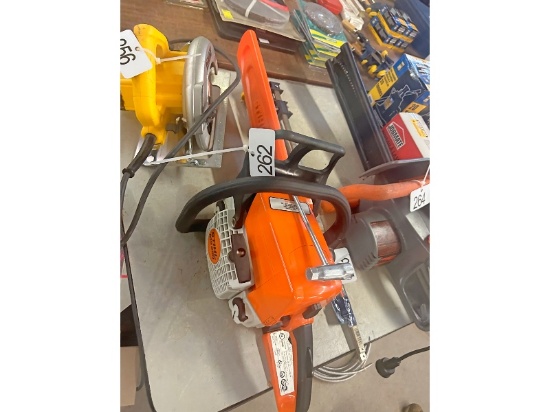 Stihl MS 250 Chainsaw - Runs