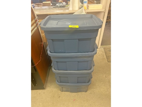 4 Rubbermaid Totes