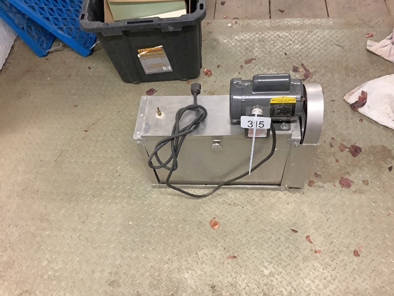 Portable egg washer Egg