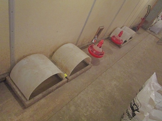 4 Nesting Boxes