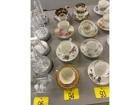 4 Cups & Saucers