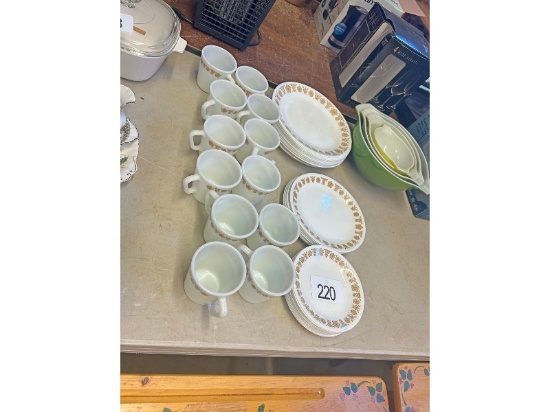 Set of Corelle Dishes