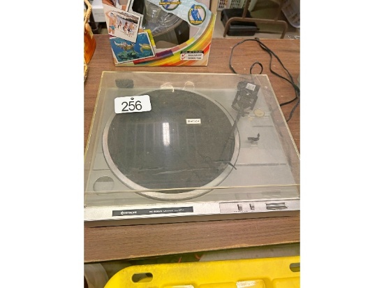 Hitachi Turntable - Untested