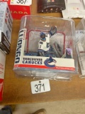 Luongo Figure