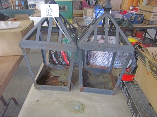2 Lantern Holders