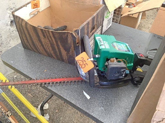 22" Weedeater Hedge Trimmer - Runs