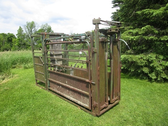 Cattle Squeeze with Palpation Cage, Side Open
