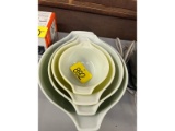 4 Pyrex Bowls