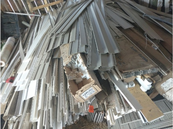 Large Quantity of Vinyl Siding