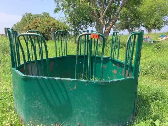 Tombstone Round Bale Feeder