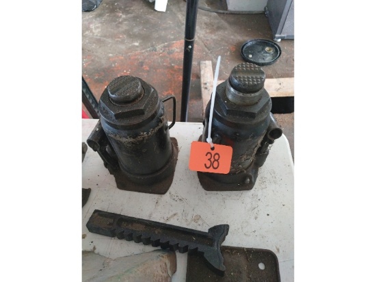 2 - 20 Ton Bottle Jacks