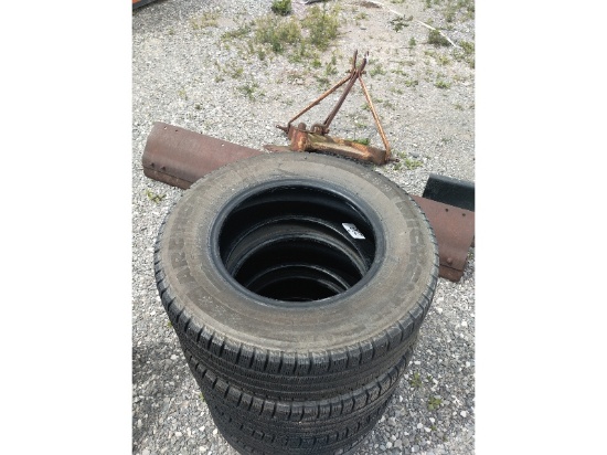 4 - P215/70R15 Michelin Snow Tires