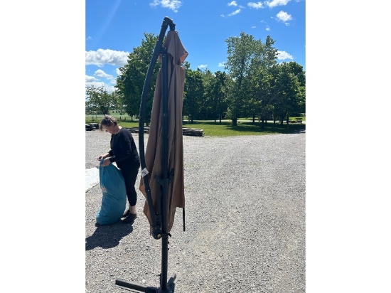 Like New Cantilever Umbrella