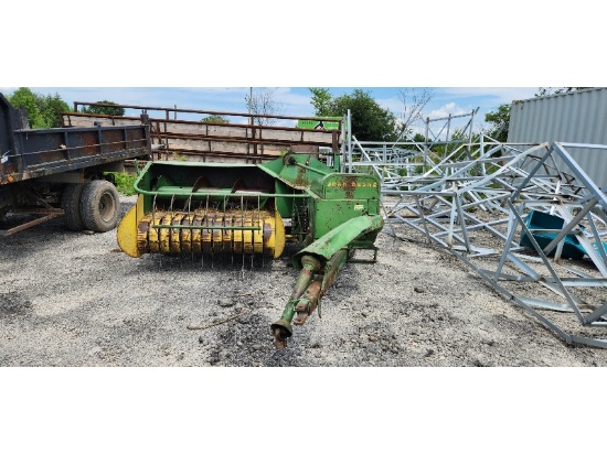 JD Square Baler 24 T