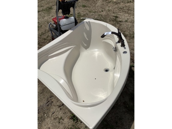 Tub & Faucet