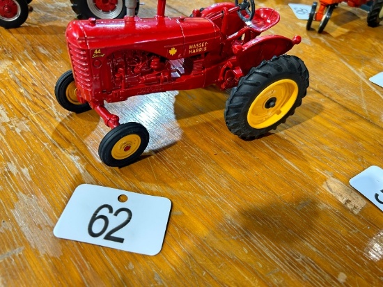CIFES 1991 Massey Harris 44
