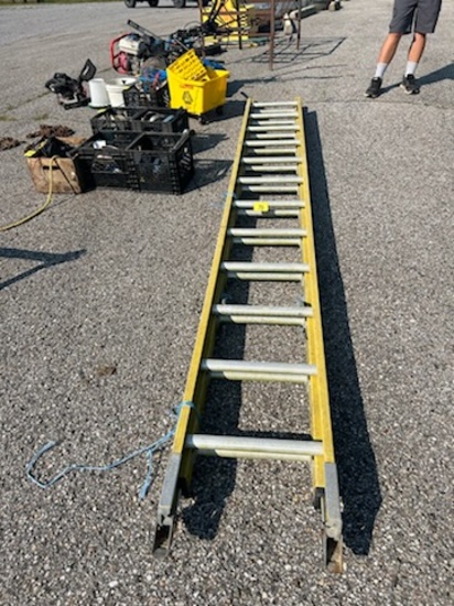 24' Fiberglass Ladder