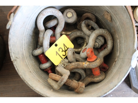 Pail of Clevises