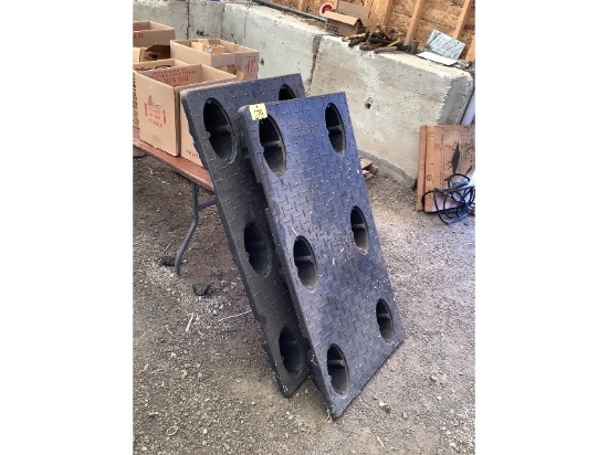 2 Poly Skids
