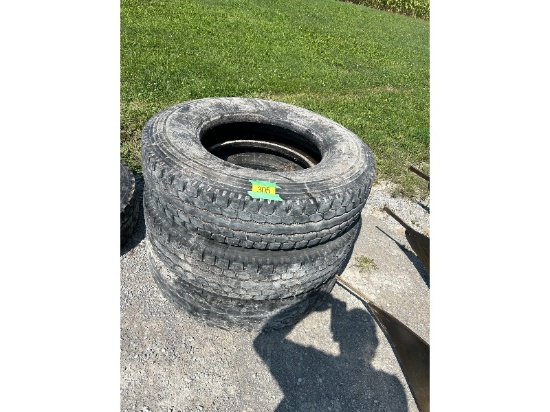 3 - 11R22.5 Tires