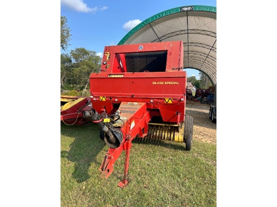 644 New Holland Silage Special Round Baler